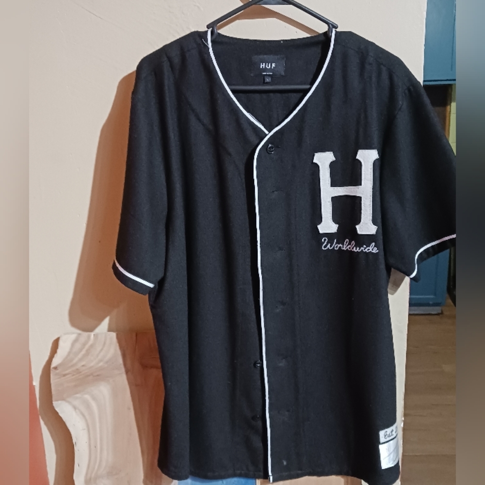 Huf Worldwide Wool Baseball Jersey Size Large Gently Used/Excellent Condition